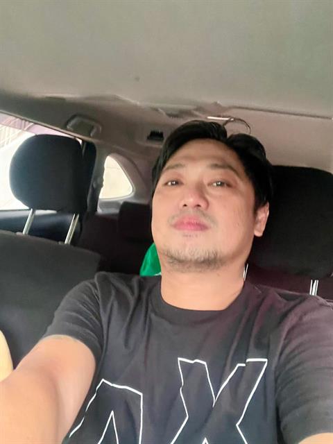 Dating profile for Kcimnarg from Quezon City, Philippines