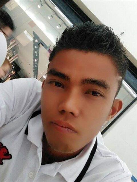 Dating profile for Renz28 from Davao City, Philippines