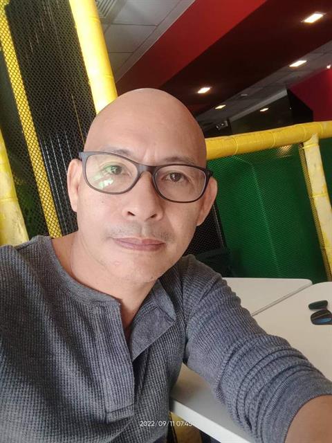 Dating profile for Elmerald from Cebu City, Philippines