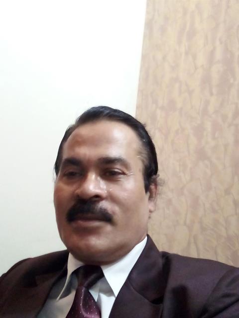 Dating profile for shailesh  gujral from Delhi, India